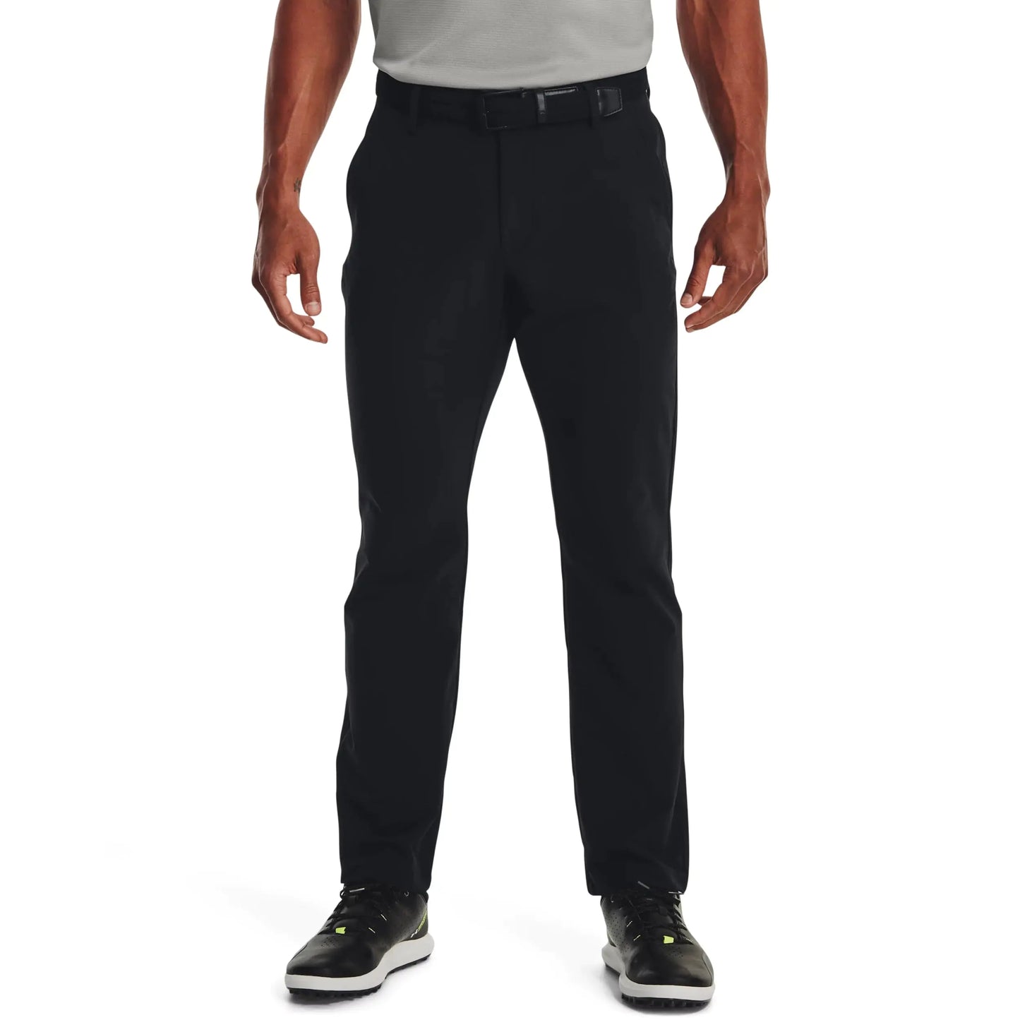 Pantalón técnico de corte recto Under Armour para hombre (001), negro/negro/negro, talla 36/30