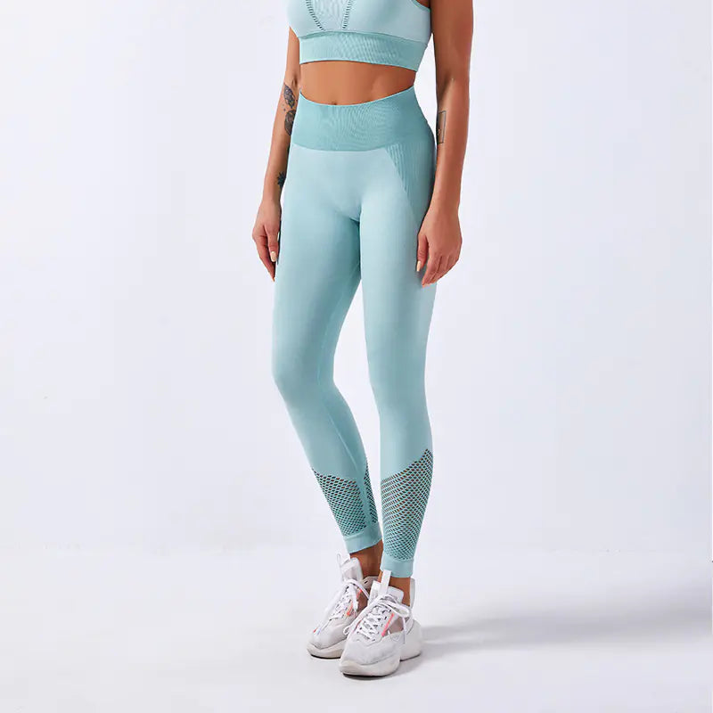 Summer Women's Yoga Outfit with Fitted Sports Bra