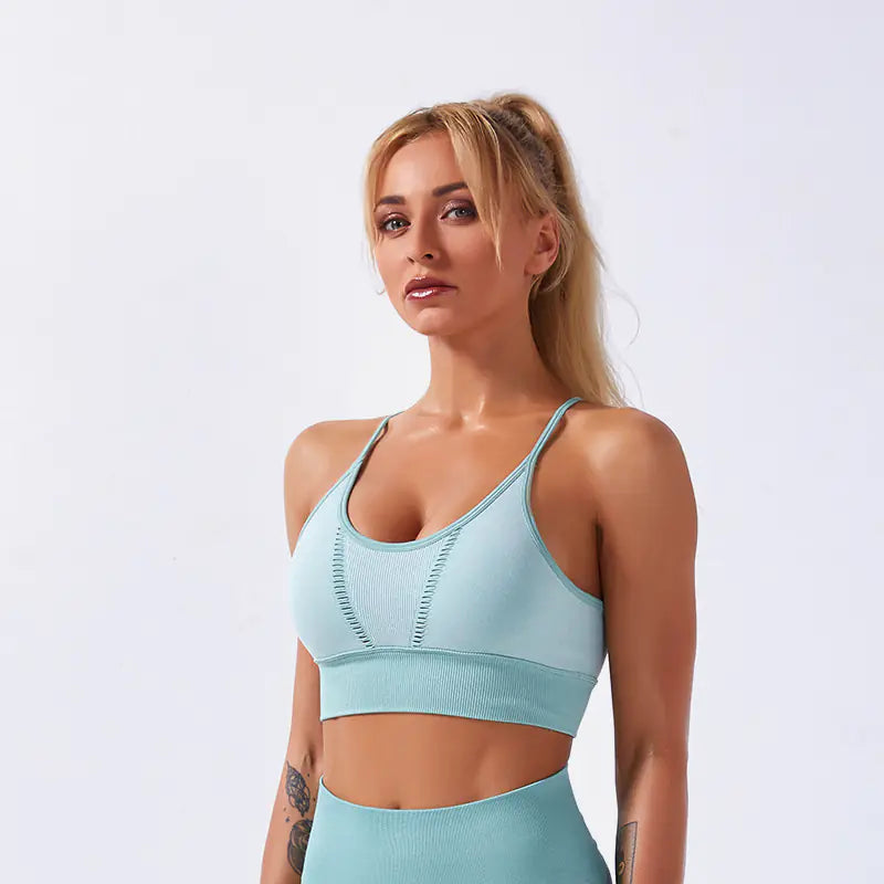 Summer Women's Yoga Outfit with Fitted Sports Bra