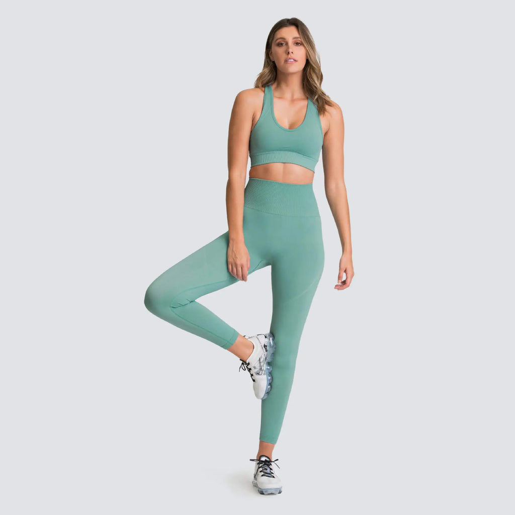 Seamless Knit Yoga Set for Women - Activewear Outfit
