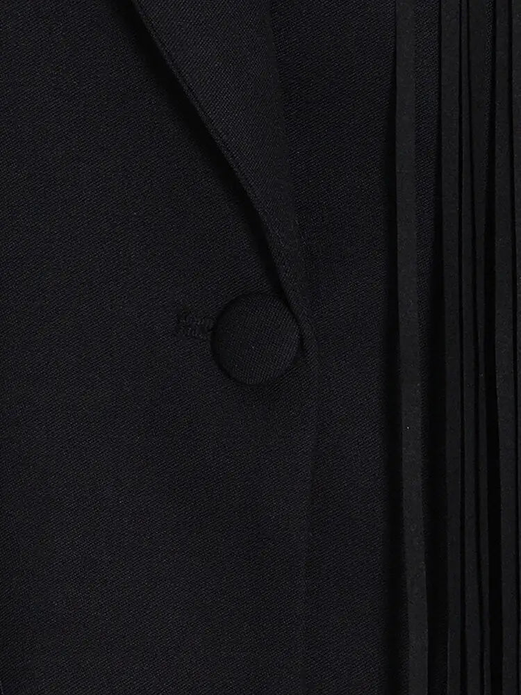 Schwarzer Blazer mit Quasten