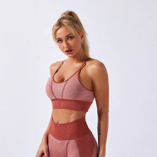 Summer Women's Yoga Outfit with Fitted Sports Bra